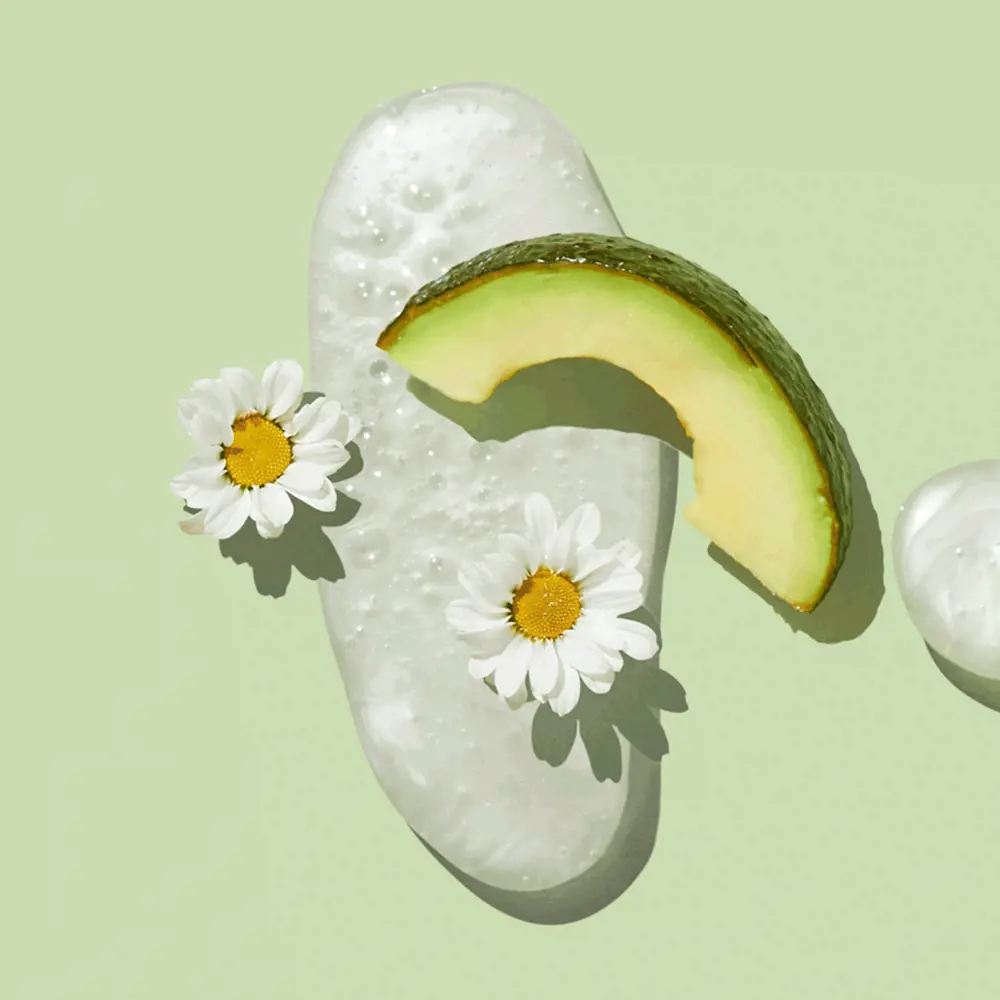 Shampooing 2 en 1 pour Tout Type de Cheveux Love Nature à l'Huile d'Avocat et à l'Extrait de Camomille Naturels - Image 2